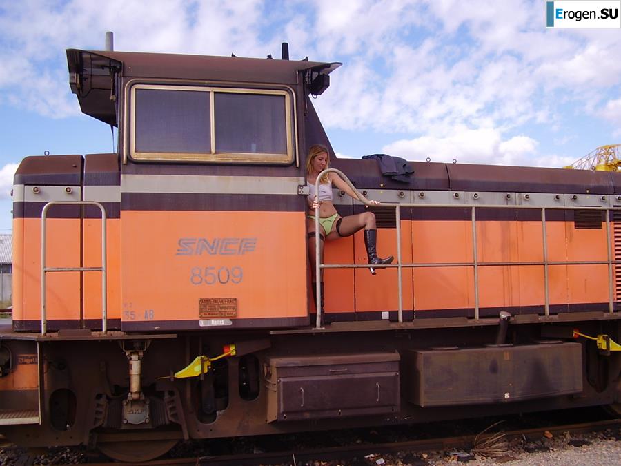 Французская би - эксгибиционистка. Часть 4. Фото 40