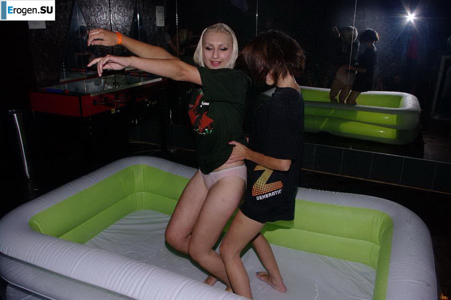 Стриптиз в чешском клубе. Часть 4. Фото 31