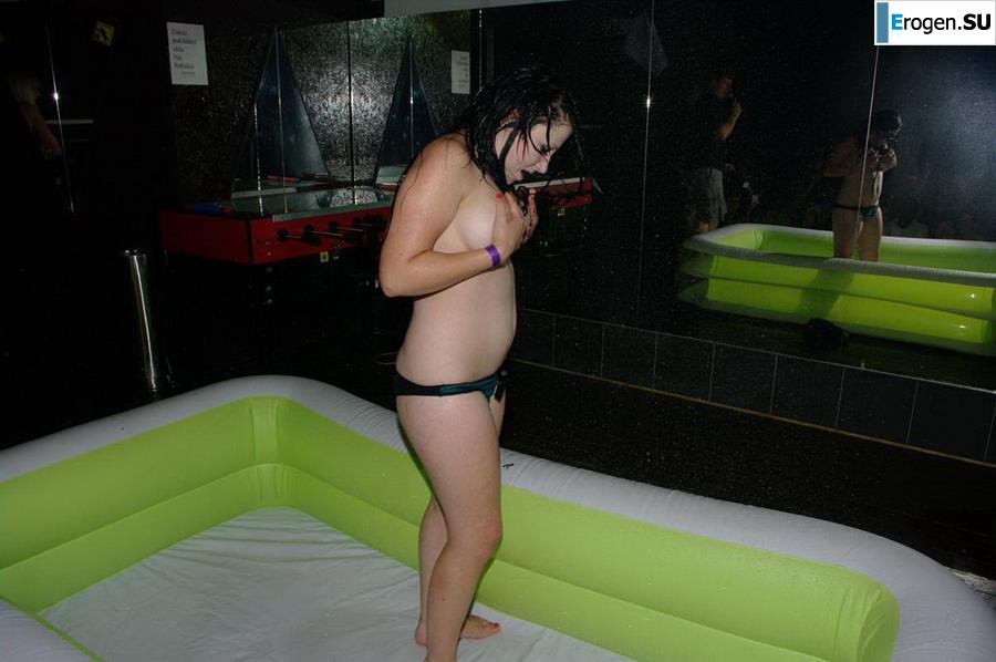 Стриптиз в чешском клубе. Часть 4. Фото 32