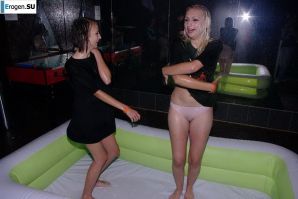 Стриптиз в чешском клубе. Часть 4. Эскиз 38