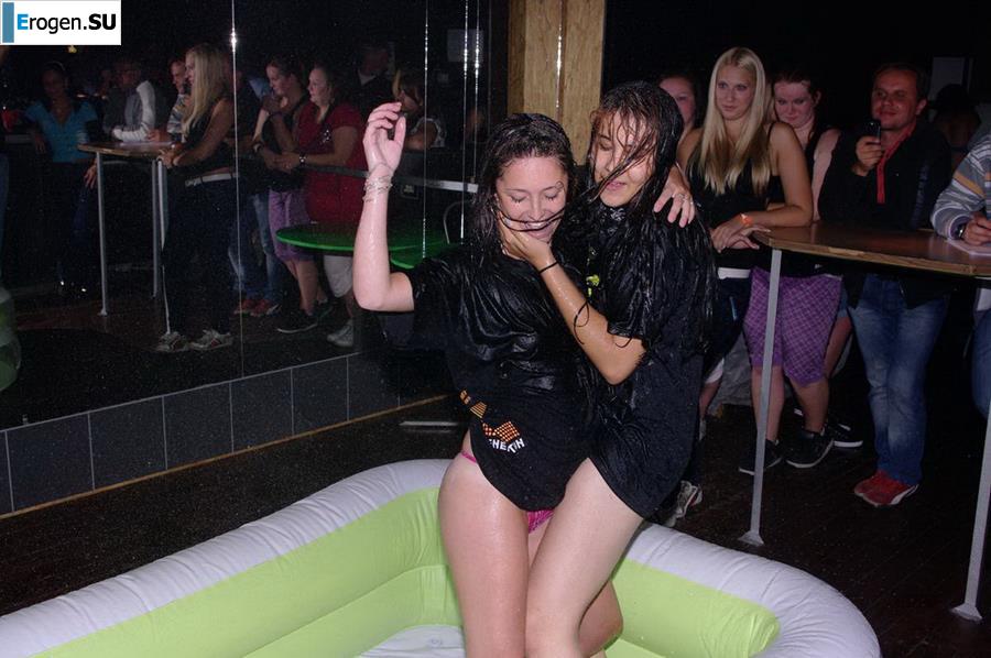 Striptease at the Czech club. Part 5. Photo 52