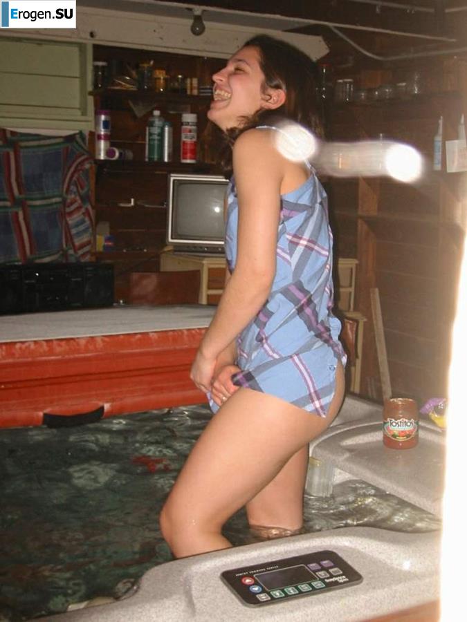 Почти ретро-архив развратной брюнетки. Часть 2. Фото 7