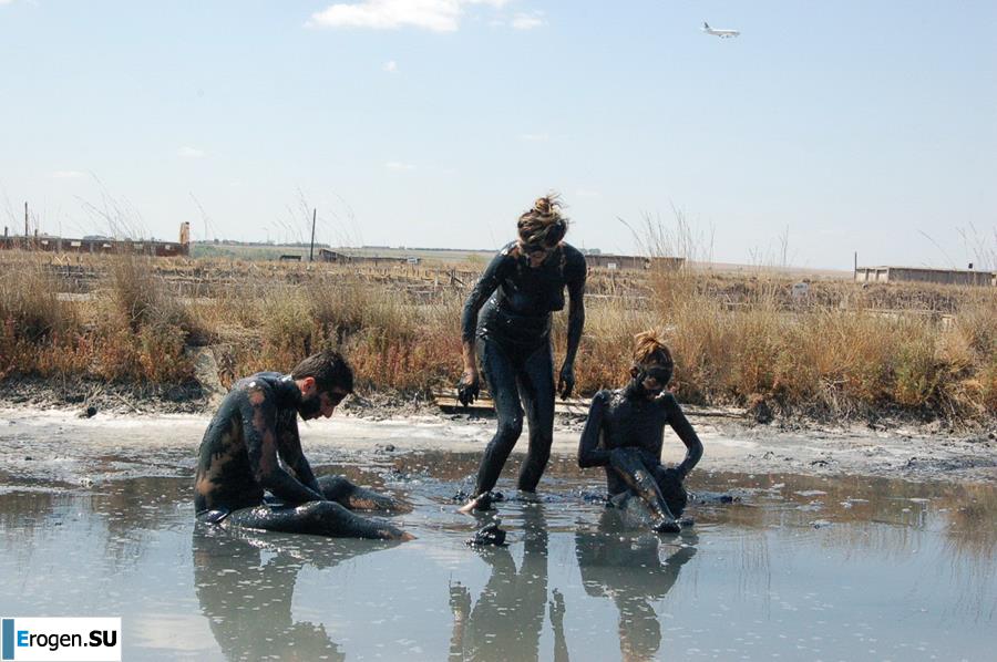 Naked in the Mud. Part 3. Photo 34