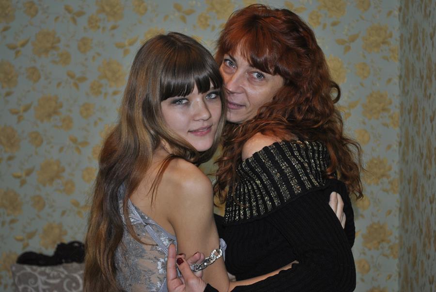 Молодая деваха и старушка. Фото 18