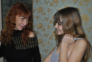 Молодая деваха и старушка. Эскиз 16