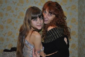 Молодая деваха и старушка. Эскиз 18