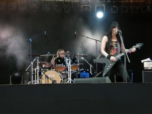 Tits and some pussies at rock concerts. Part 4. Thumb 11