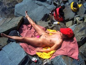 The little fluffy is sunbathing. Thumb 11