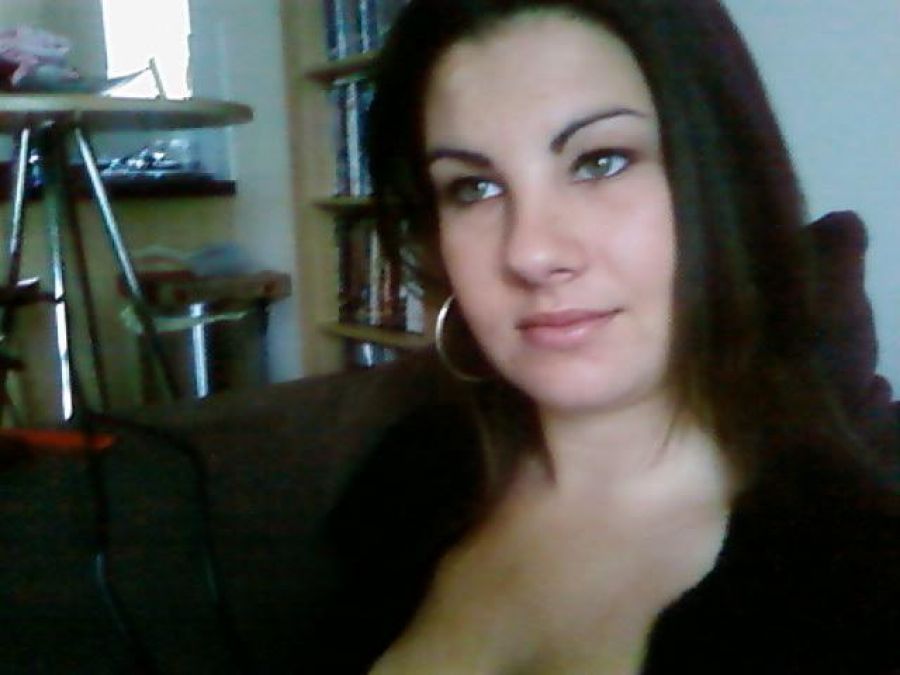 Pierced green-eye. Photo 16