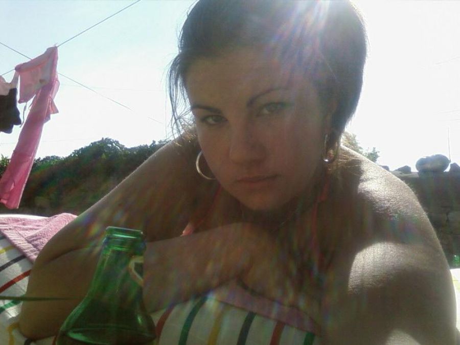 Pierced green-eye. Photo 29