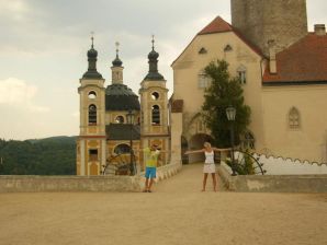 British couple. Thumb 30