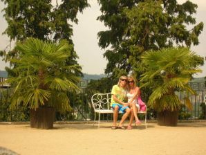 British couple. Thumb 34