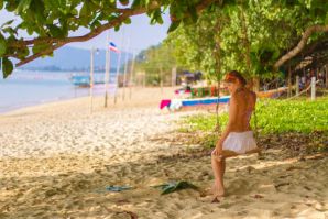 На пляже. Эскиз 11