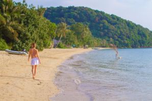 На пляже. Эскиз 28