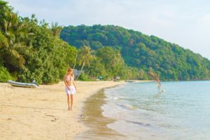 На пляже. Эскиз 29