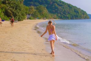 На пляже. Эскиз 5