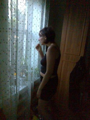 A lover of taking photos of herself on the phone. Thumb 18