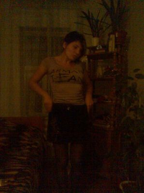 A lover of taking photos of herself on the phone. Thumb 22