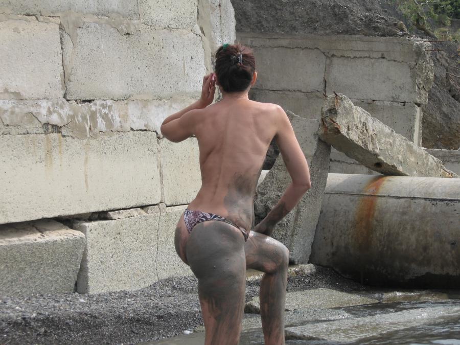 Healing mud. Photo 3