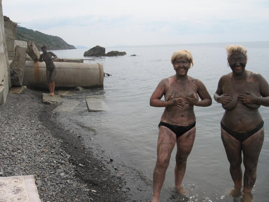 Healing mud. Photo 8