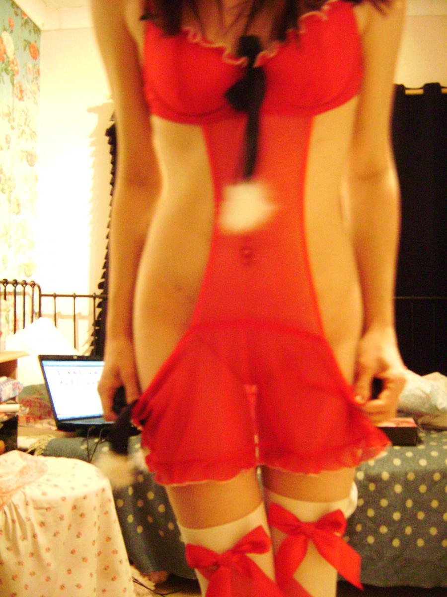 Self-shot of a busty cat. Photo 30