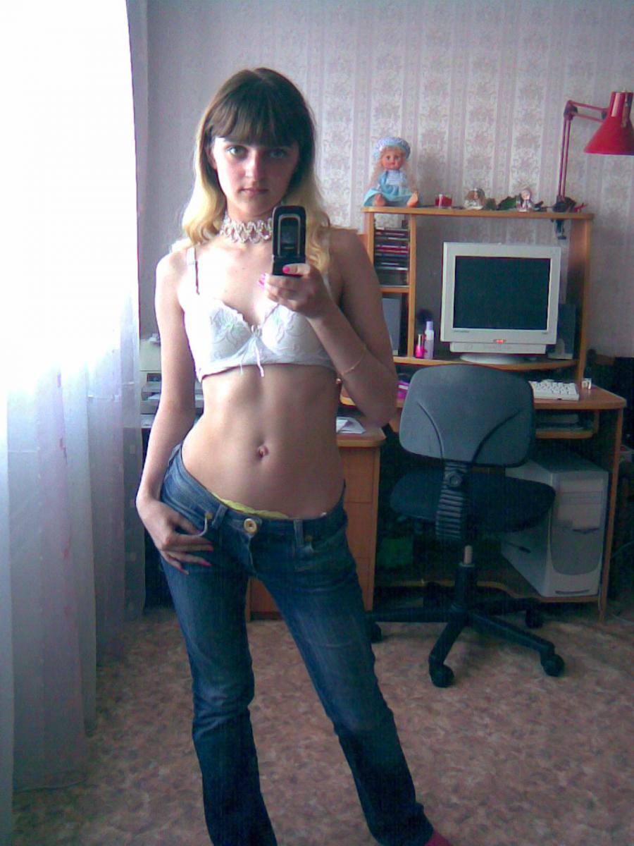 Любительница фоткать себя на телефон. Часть 2. Фото 39