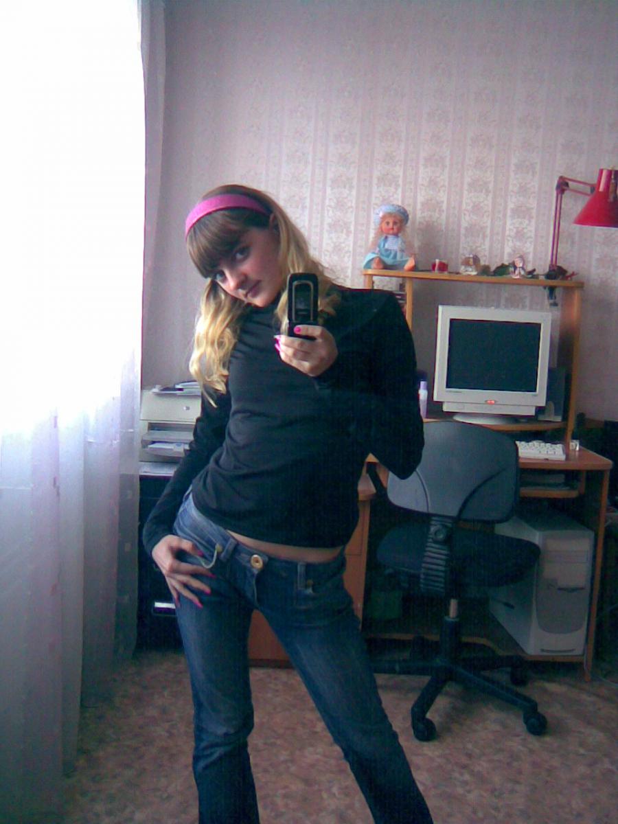Любительница фоткать себя на телефон. Часть 2. Фото 43