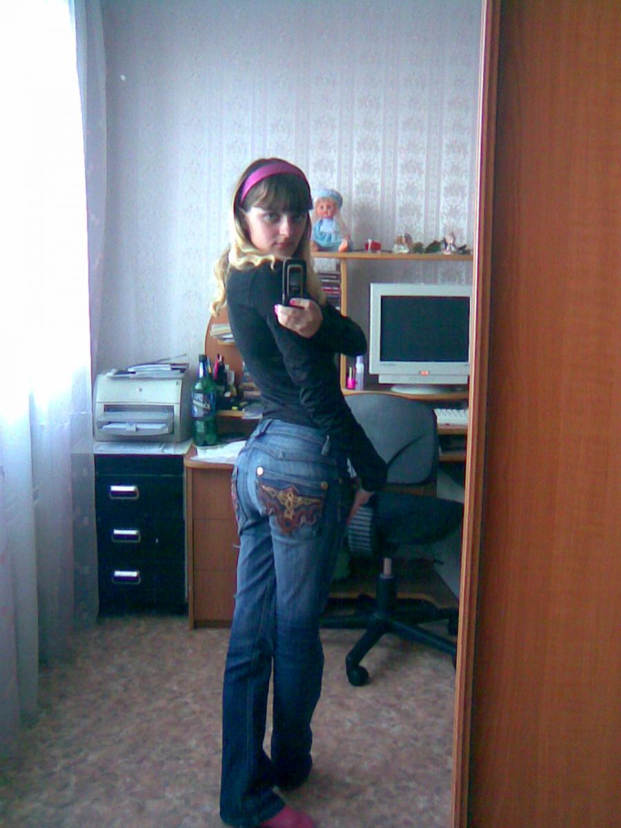 Любительница фоткать себя на телефон. Часть 2. Фото 44