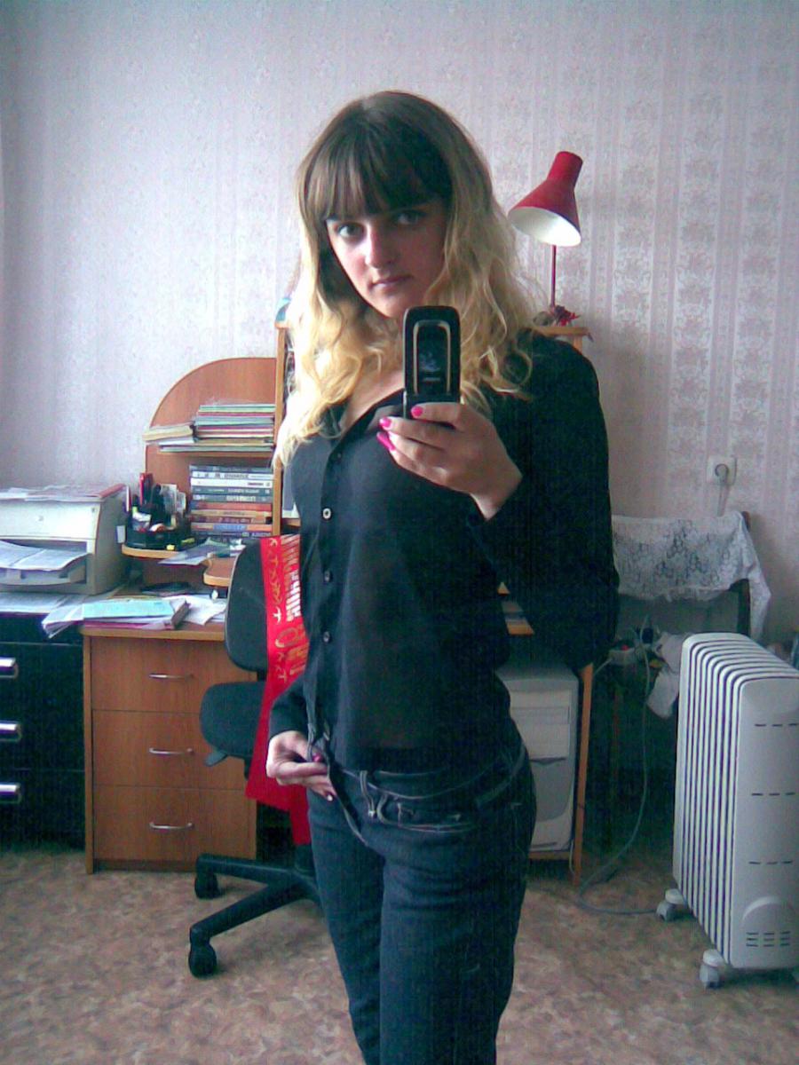 Любительница фоткать себя на телефон. Часть 2. Фото 51