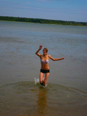 A lover of taking photos of herself on the phone. Part 2. Thumb 25