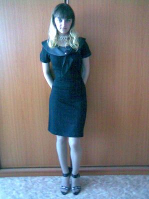 A lover of taking photos of herself on the phone. Part 2. Thumb 41