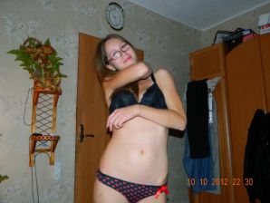 Близорукая украинка. Эскиз 17