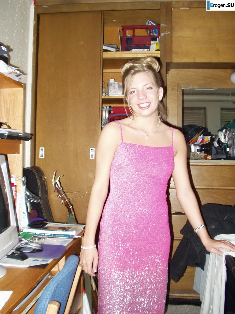 Жизнерадостная с волосатой попой. Фото 7