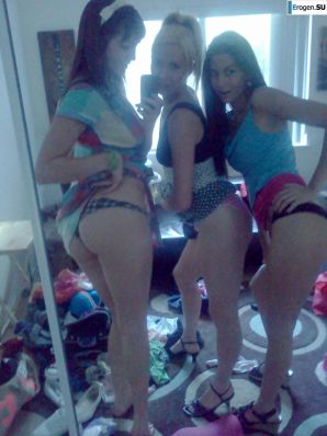 Грудастый селфшот. Эскиз 26