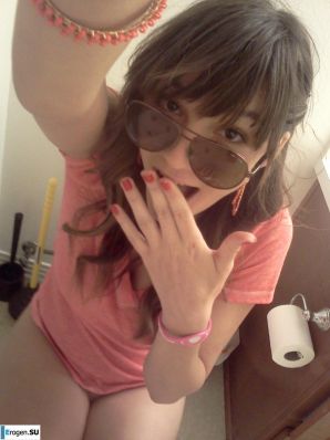 Грудастый селфшот. Эскиз 36