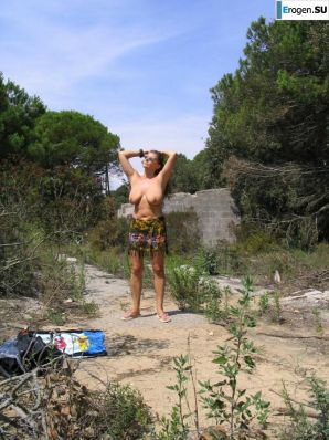 Немолодая пара на отдыхе. Эскиз 30