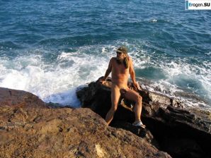 Немолодая пара на отдыхе. Эскиз 36