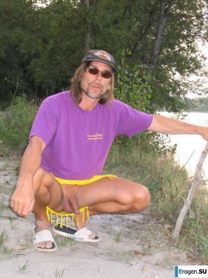 An elderly couple on vacation. Part 2. Thumb 27