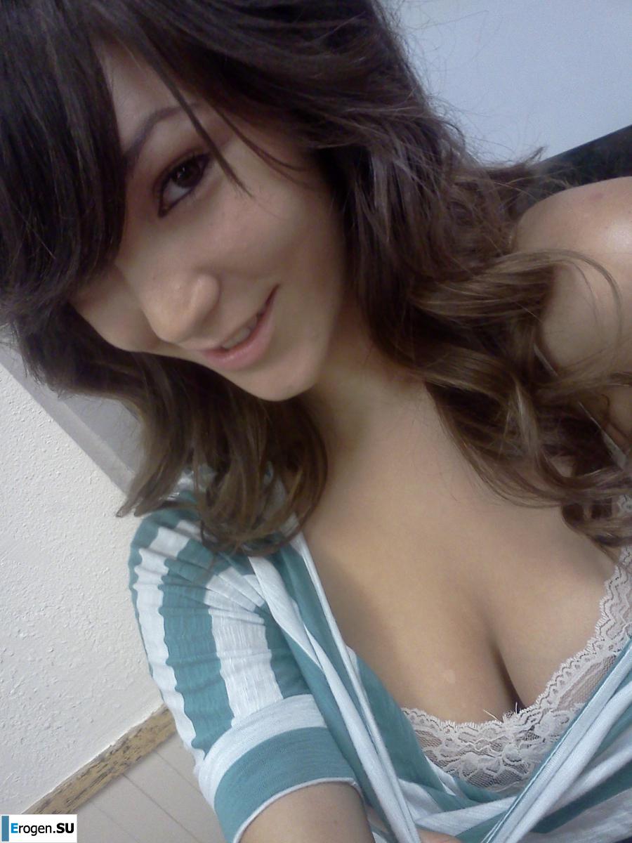 Busty self-shot. Part 2. Photo 7