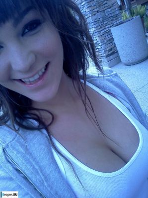 Busty self-shot. Part 2. Thumb 16