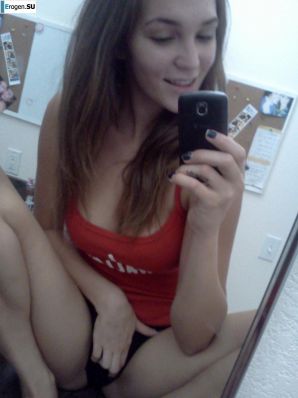 Busty self-shot. Part 2. Thumb 18