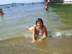 Ира на море. Эскиз 13