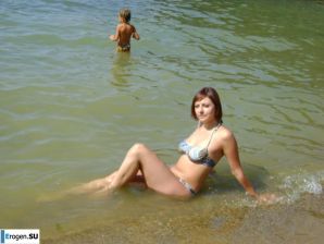 Ира на море. Эскиз 16