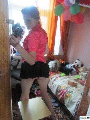 The girl loves to photograph her pussy. Thumb 57