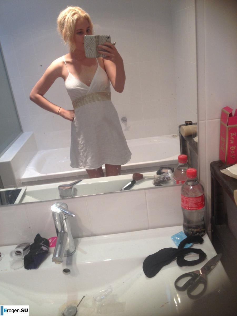 In the restroom. Photo 4