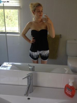 В уборной. Эскиз 16