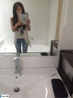 В уборной. Эскиз 28