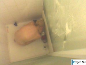 В уборной. Эскиз 38