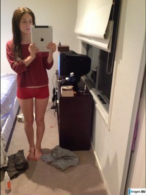 В уборной. Эскиз 44