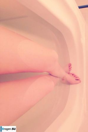 В уборной. Эскиз 9